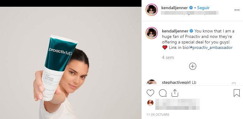 An example of influencer marketing.